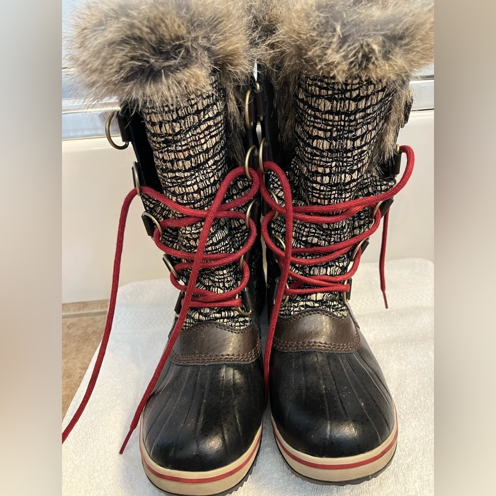 Sorel Tofino Faux Fur lined boots